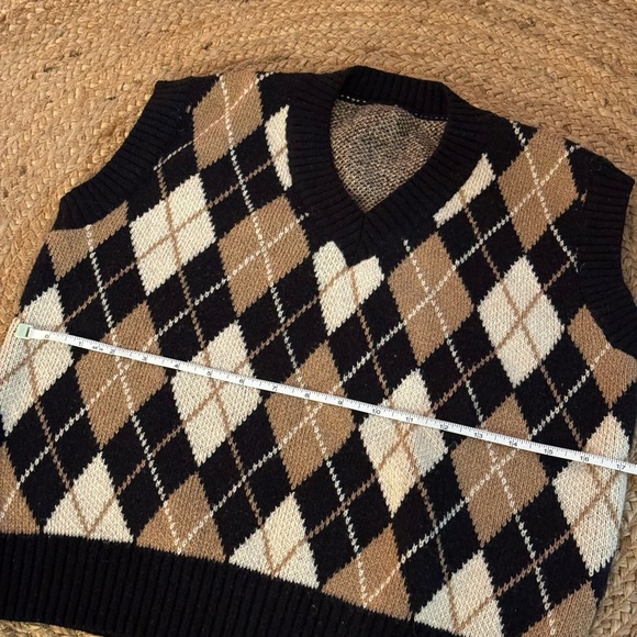 Sweater Vest - Picture 6 of 9